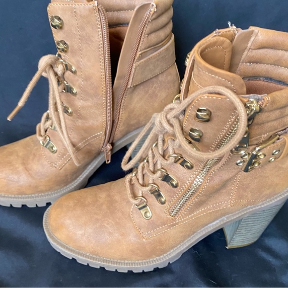 G by guess heeled boots size 6.5. Cognac with gold trim. - Picture 3 of 3